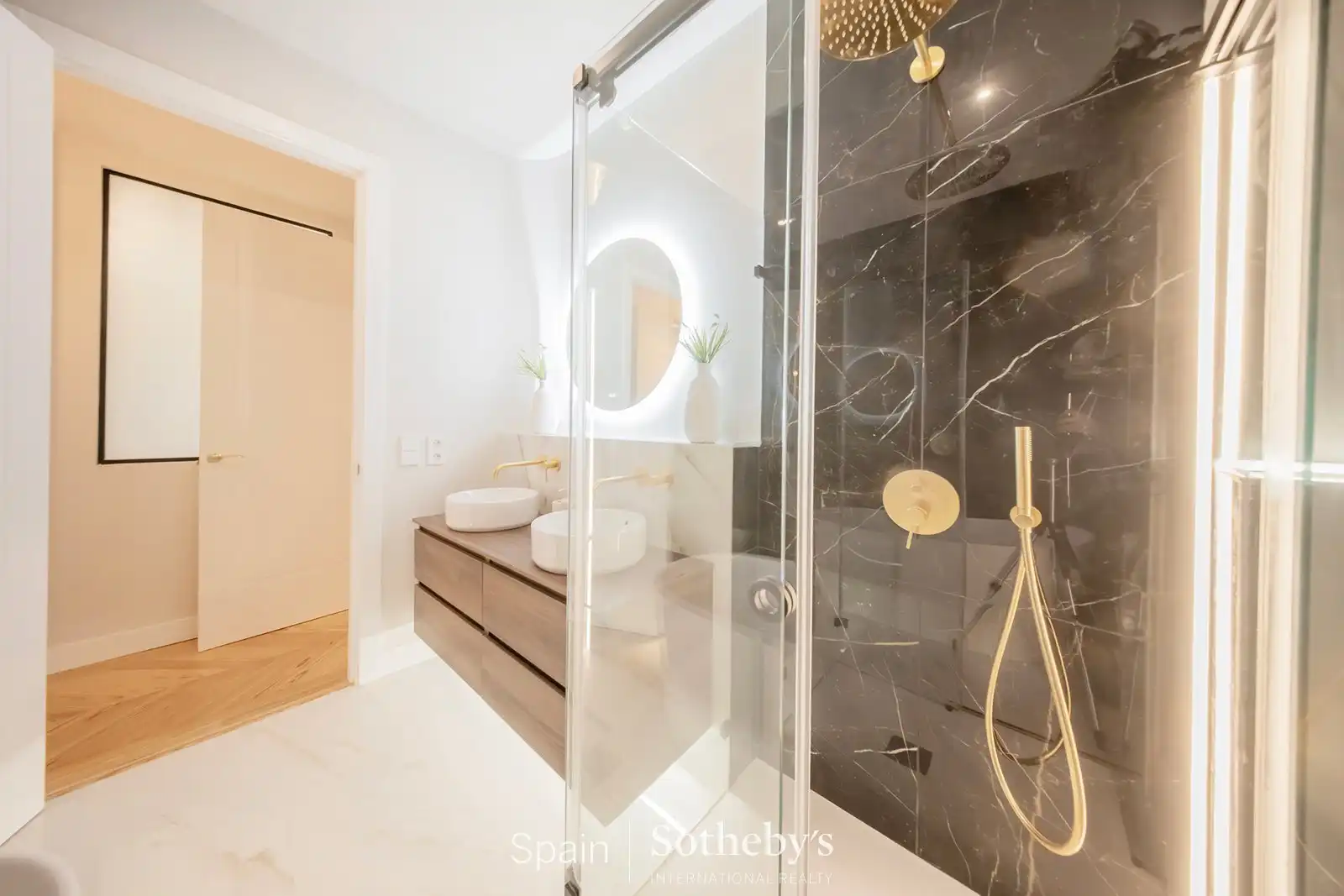 Bathroom of Apartments for sale in Madrid  with Air Conditioner and Heating