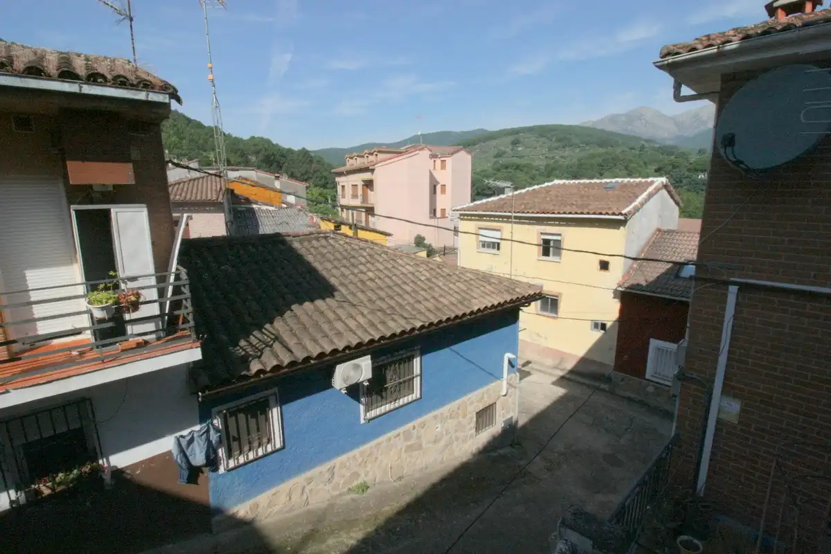 Vista exterior de Piso en venta en Arenas de San Pedro con Balcón