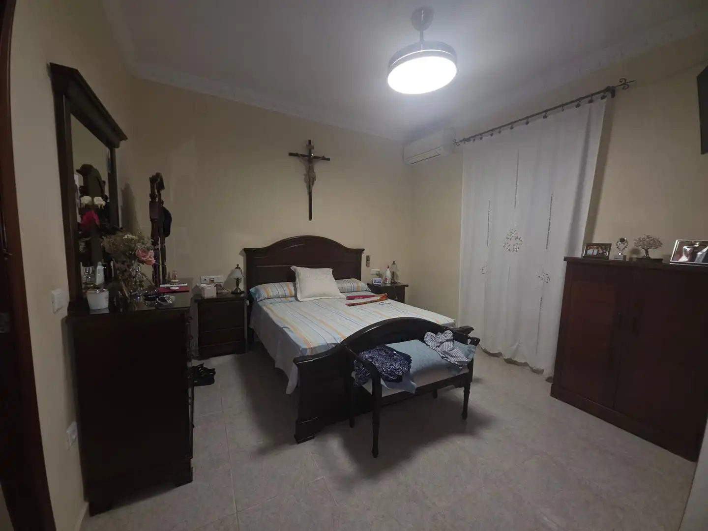 Habitación de Casa o chalet en venta en Alcalá de Guadaira con Aire acondicionado, Calefacción y Jardín privado