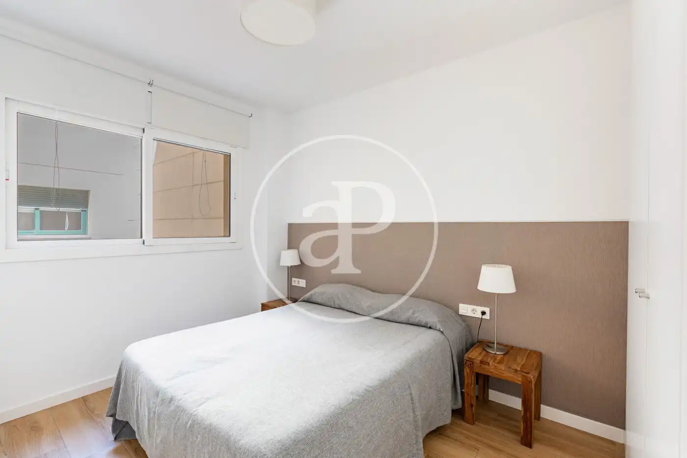 Schlafzimmer von Wohnung zum Verkauf in Barcelona mit Klimaanlage, Heizung und Balkon