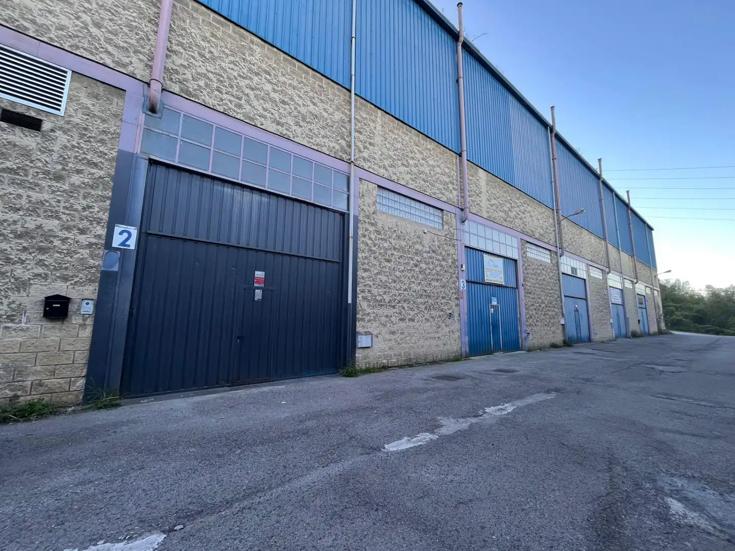 Exterior view of Industrial buildings for sale in Basauri 