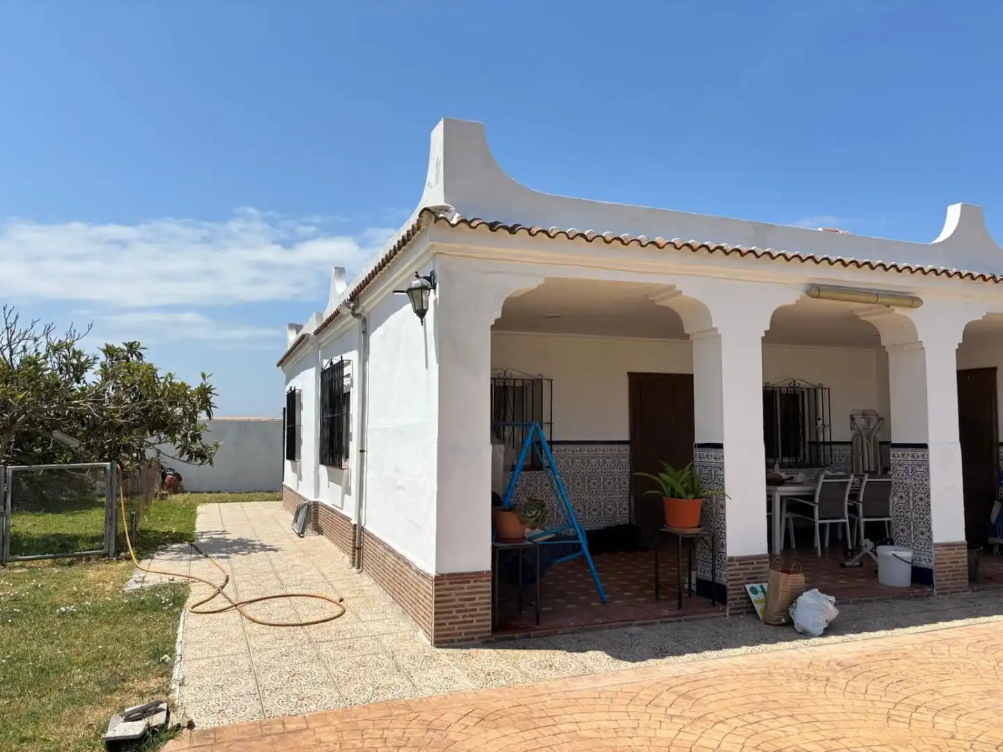Exterior view of Houses for sale in Chiclana de la Frontera  with Air Conditioner, Terrace and Storage room
