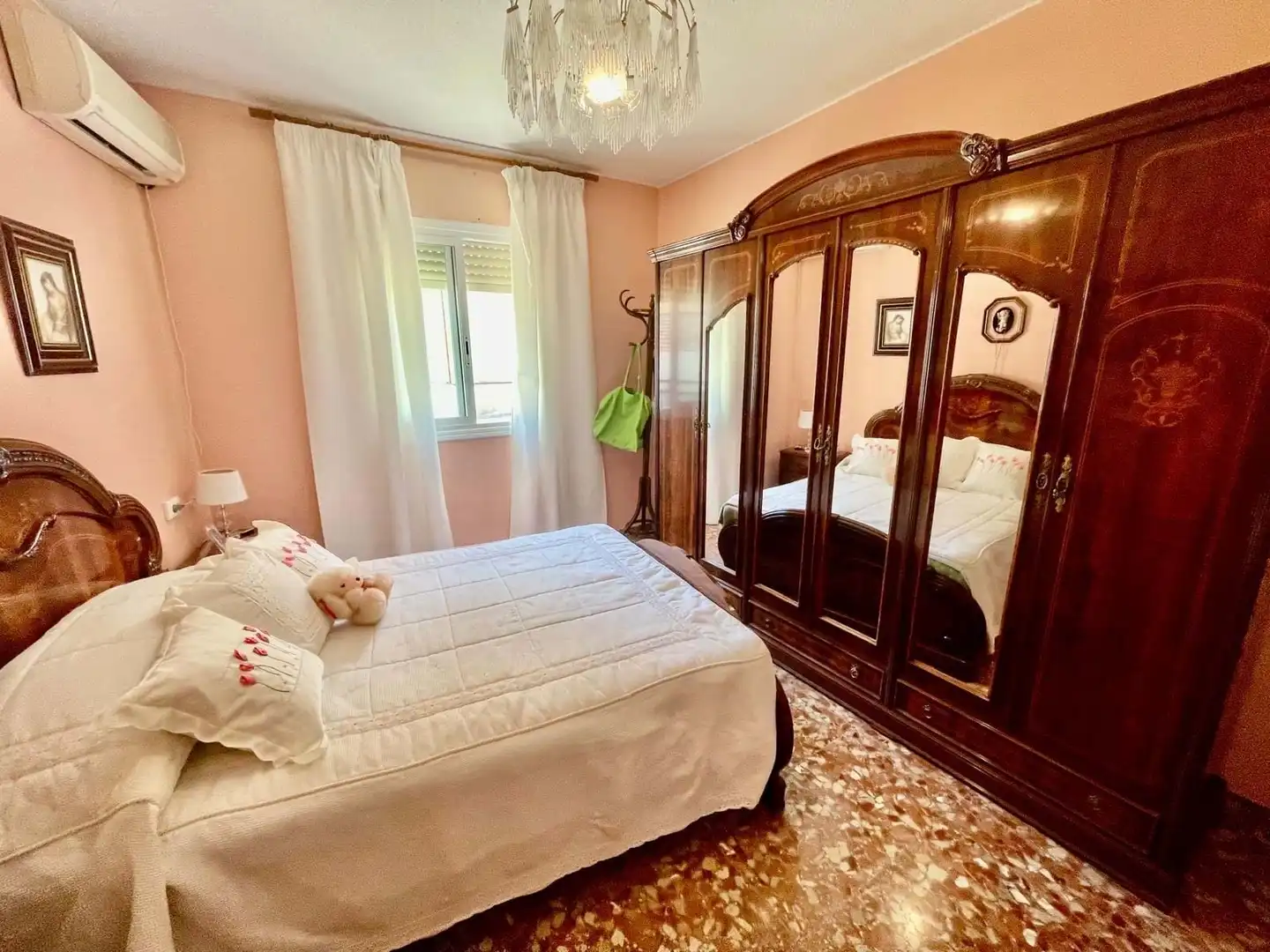Bedroom of Detached homes for sale in El Carpio