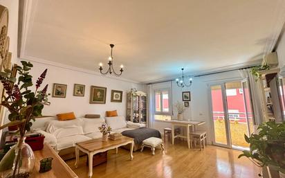Sala d'estar de Pis en venda en Algeciras amb Aire condicionat i Terrassa