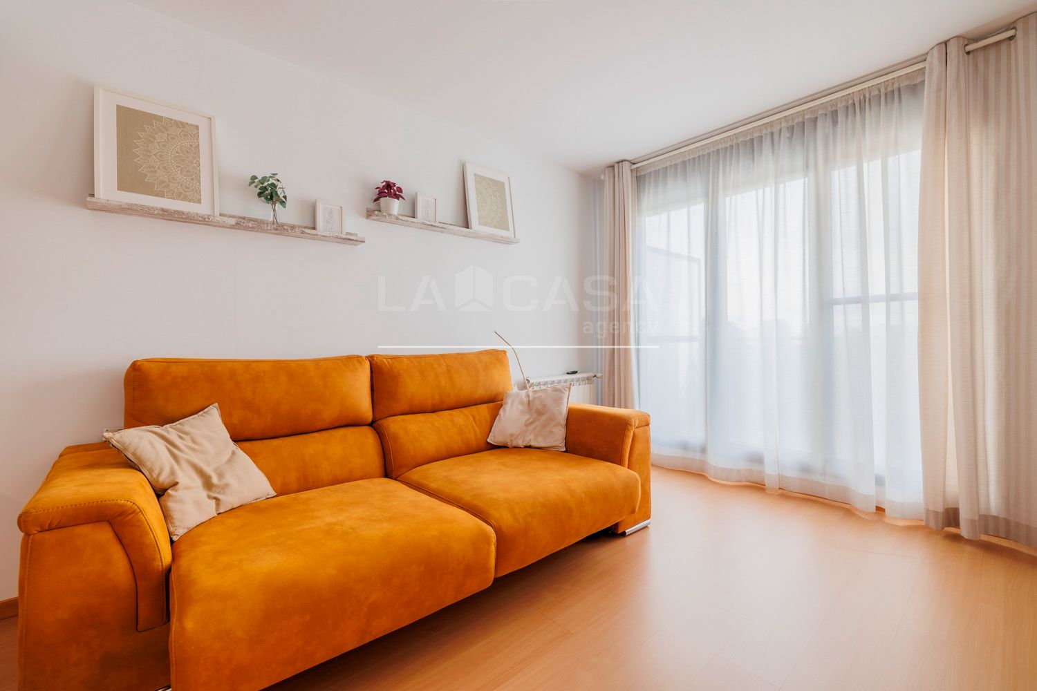 Flat for sale in Calle de las Gardenias, Universidad - Hospital