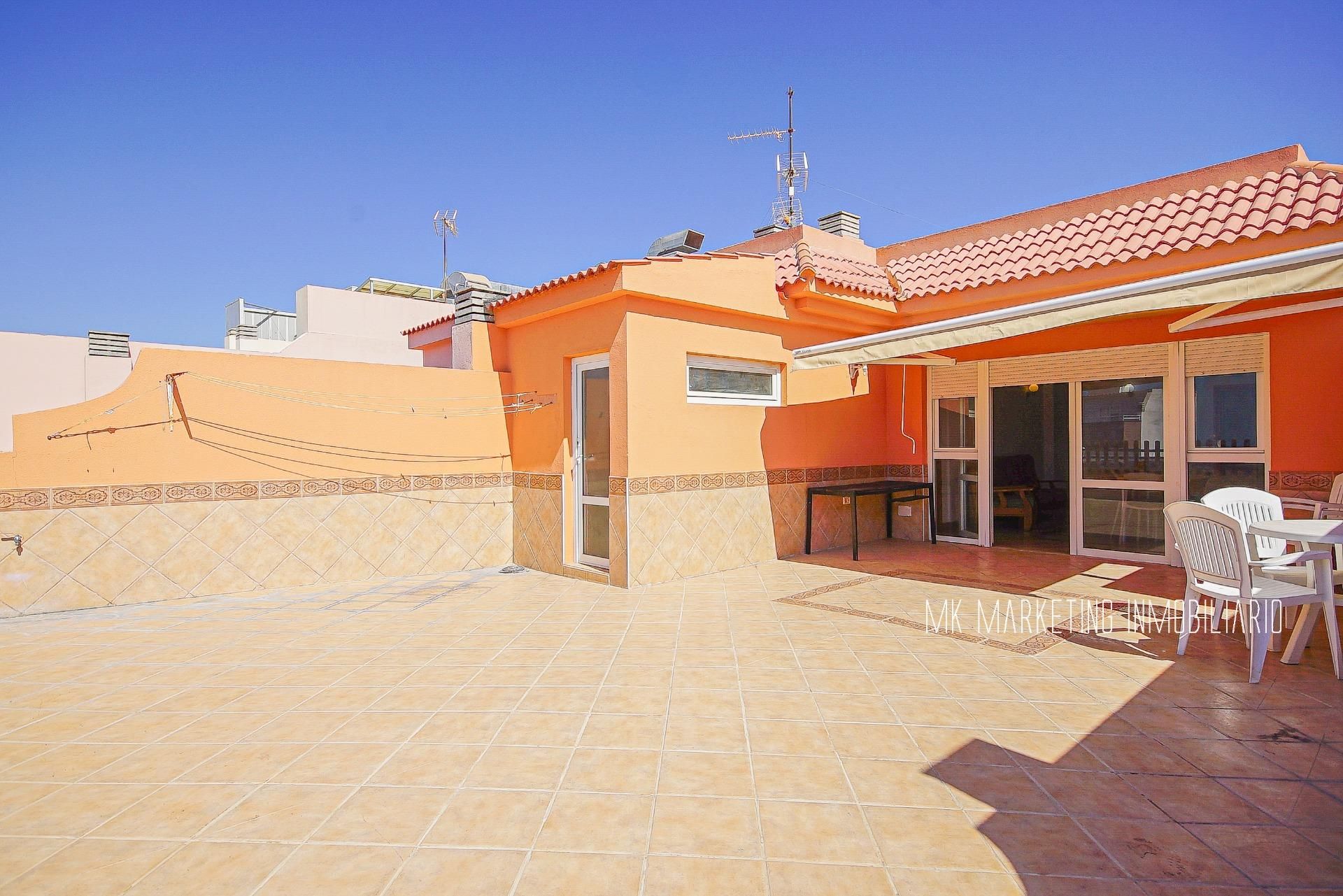 Außenansicht von Dachboden zum Verkauf in Mogán mit Terrasse, Abstellraum und Möbliert