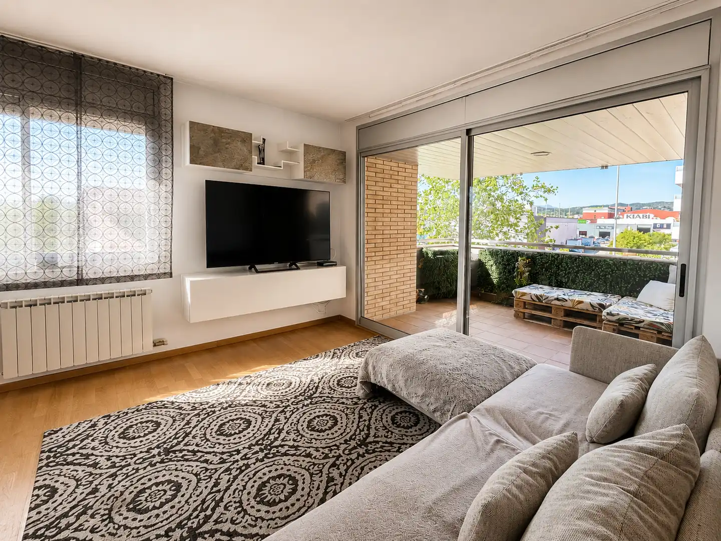 Sala d'estar de Pis en venda en Salt amb Aire condicionat, Calefacció i Terrassa