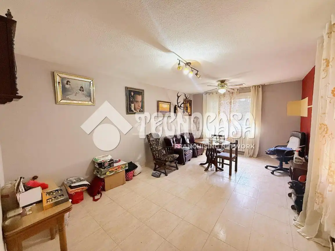 Casa adosada en venta en Huete con Calefacción, Amueblado y Piscina comunitaria