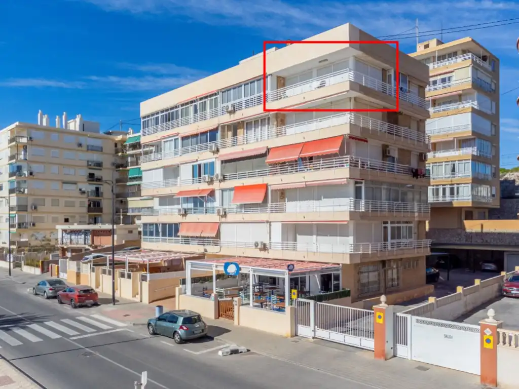 Vista exterior de Àtic en venda en El Campello amb Terrassa