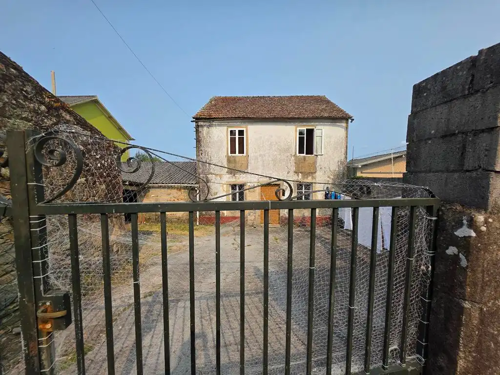House for sale in Lugar Barral 17, imagen 2