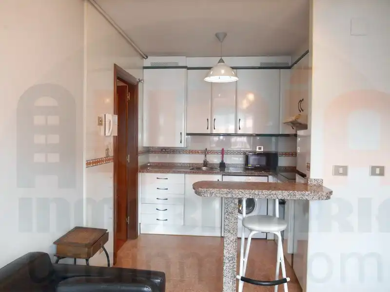 Apartments for rent in Calle Nueve de Mayo, Salesas - Foncalada - Campoamor