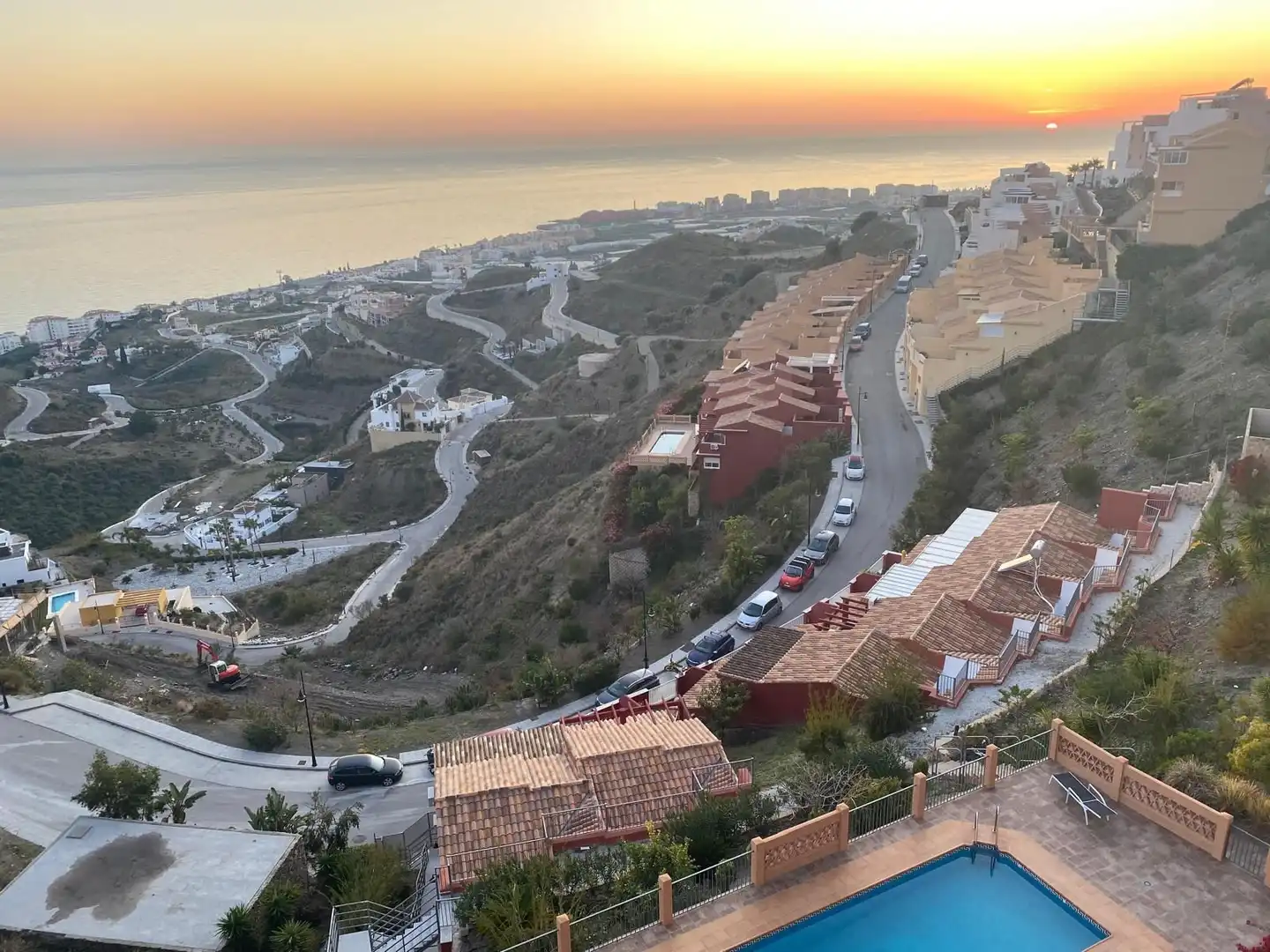 Vista exterior de Casa adosada en venda en Torrox amb Aire condicionat, Calefacció i Jardí privat
