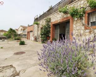 Vista exterior de Casa o xalet en venda en La Bisbal del Penedès amb Calefacció, Jardí privat i Terrassa