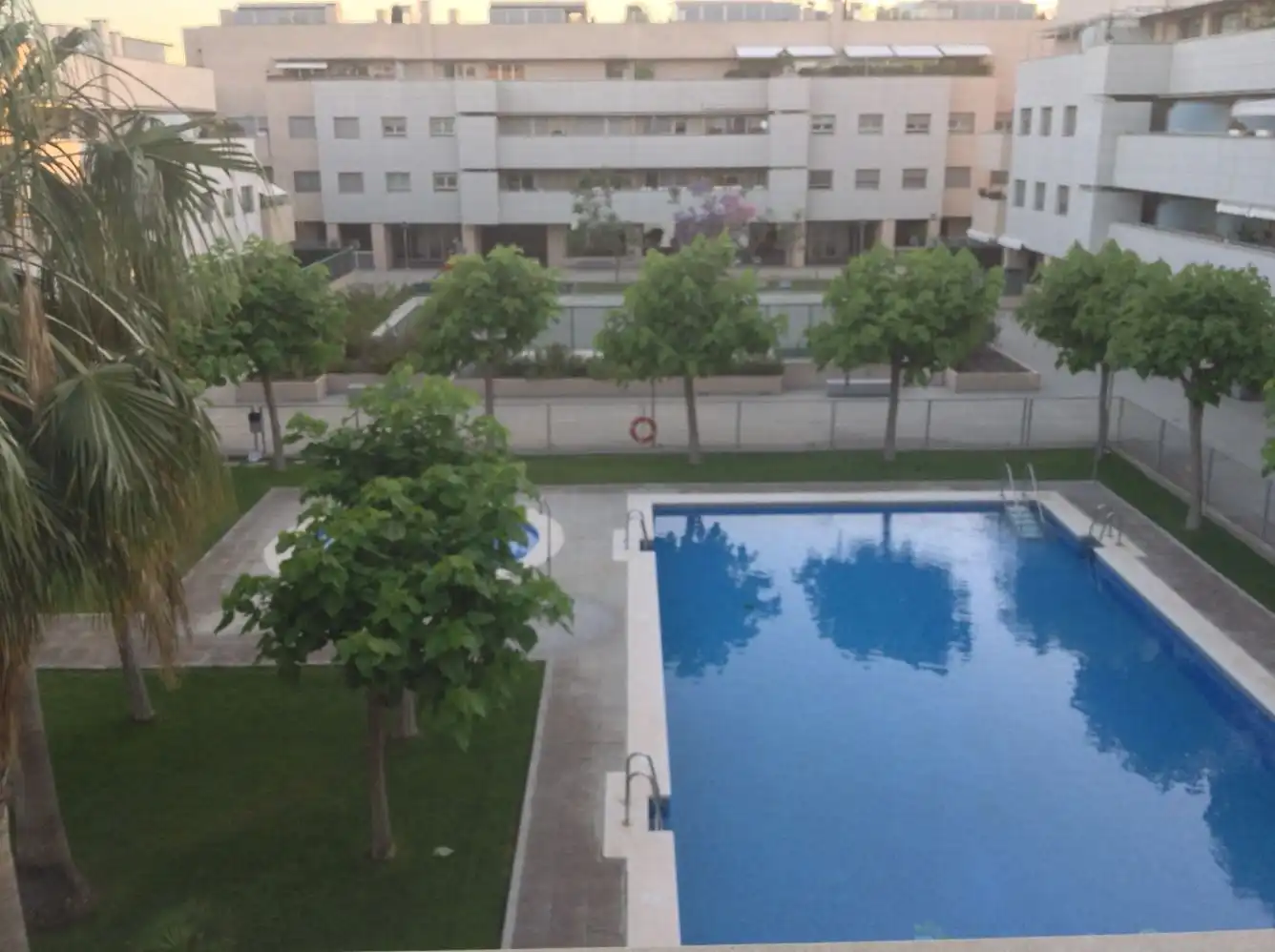 Piscina de Pis de lloguer en Valencia amb Aire condicionat, Calefacció i Jardí privat