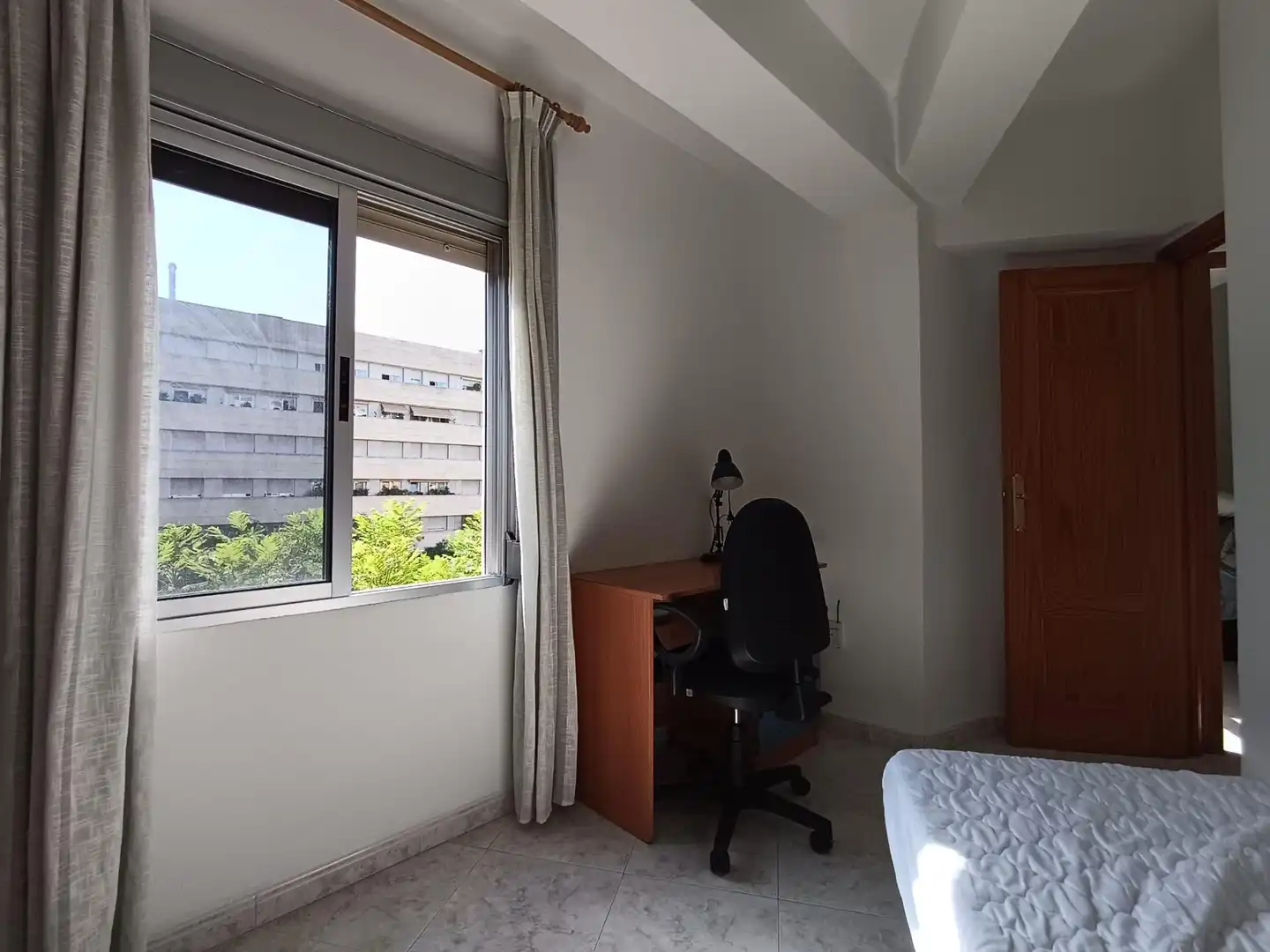 Bedroom of Flat for sale in Córdoba  with Air Conditioner, Terrace and Furnished