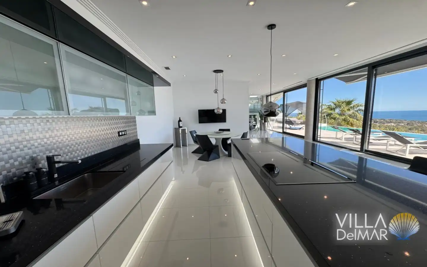 Küche von Haus oder Chalet zum Verkauf in Calpe / Calp mit Klimaanlage, Heizung und Privatgarten