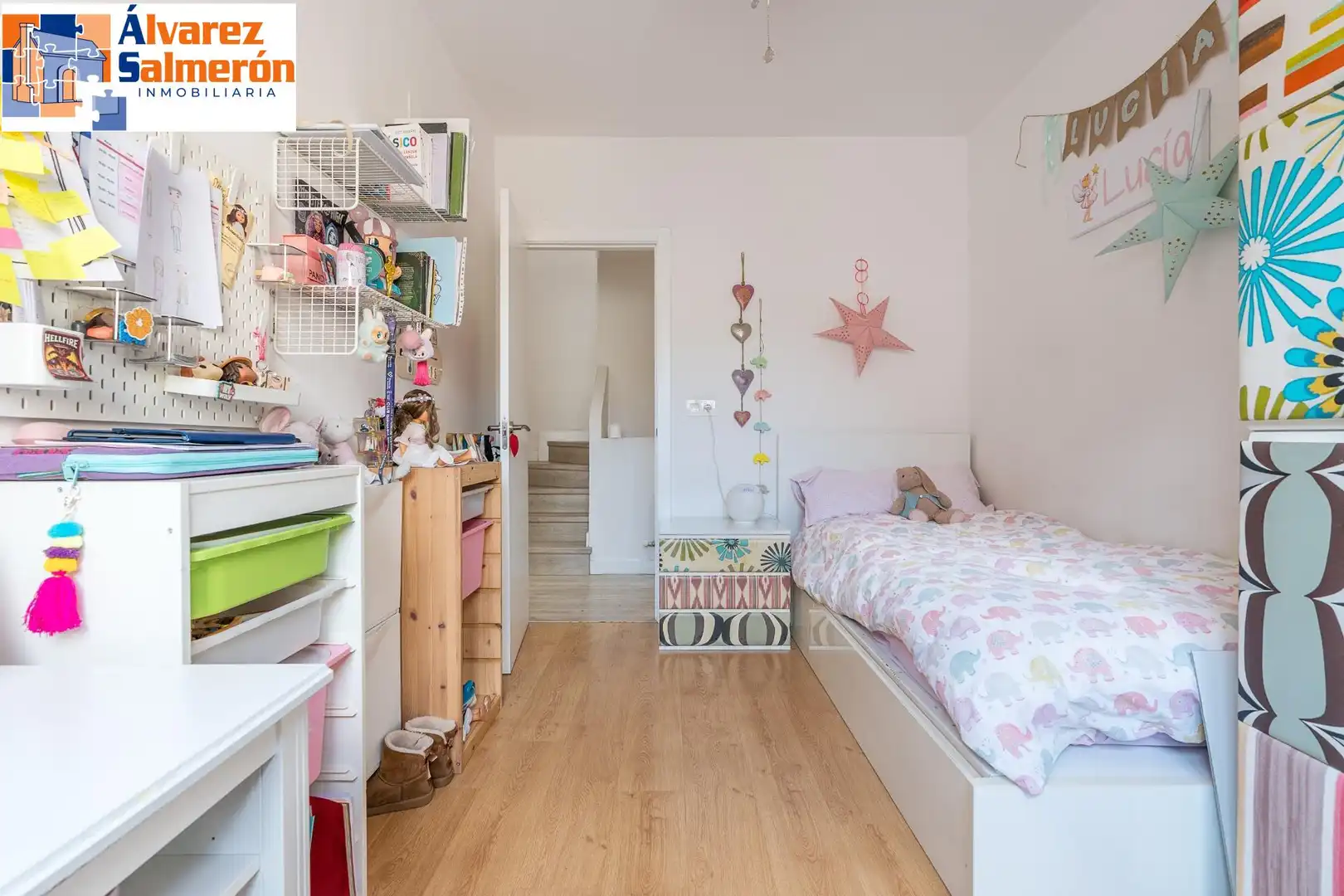 Schlafzimmer von Einfamilien-Reihenhaus zum Verkauf in Granada mit Privatgarten und Balkon