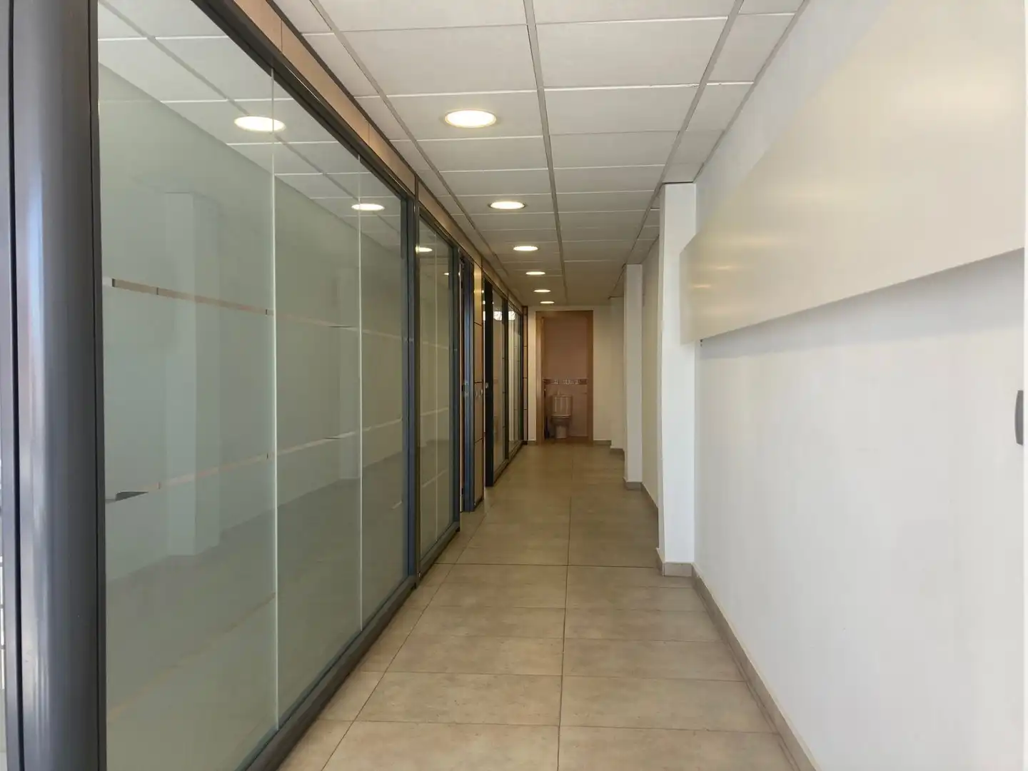 Locale commerciale in affitto a Academia 23, imagen 28