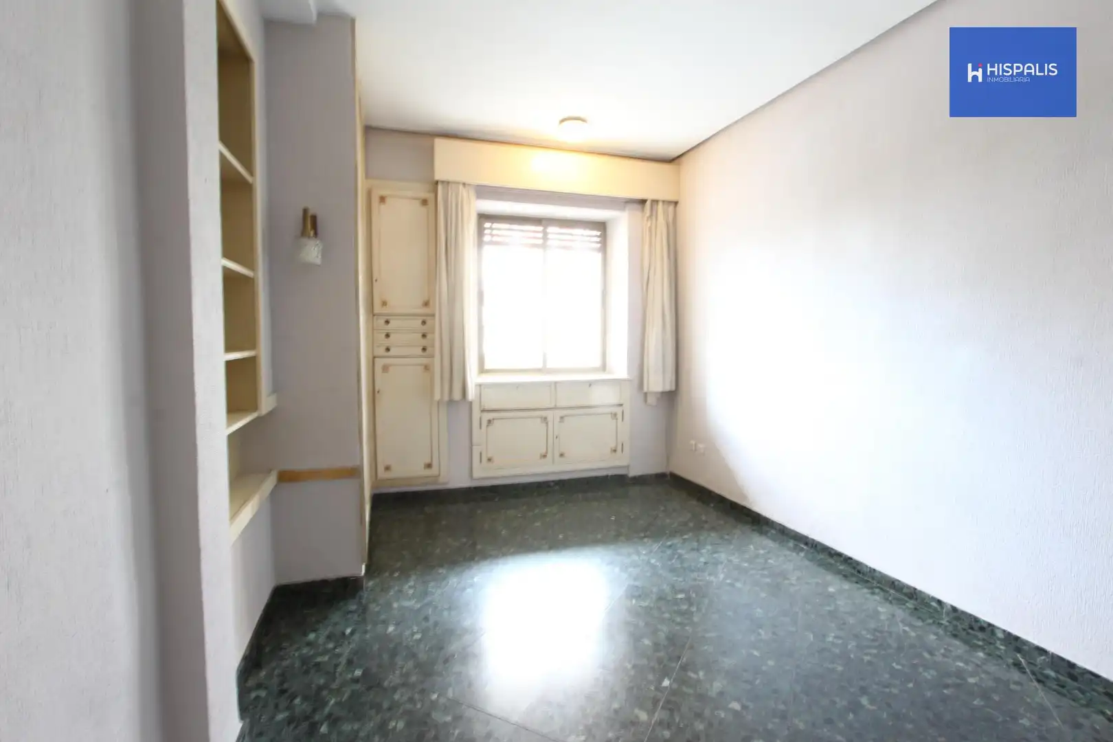Schlafzimmer von Wohnung zum Verkauf in Sevilla mit Klimaanlage und Terrasse
