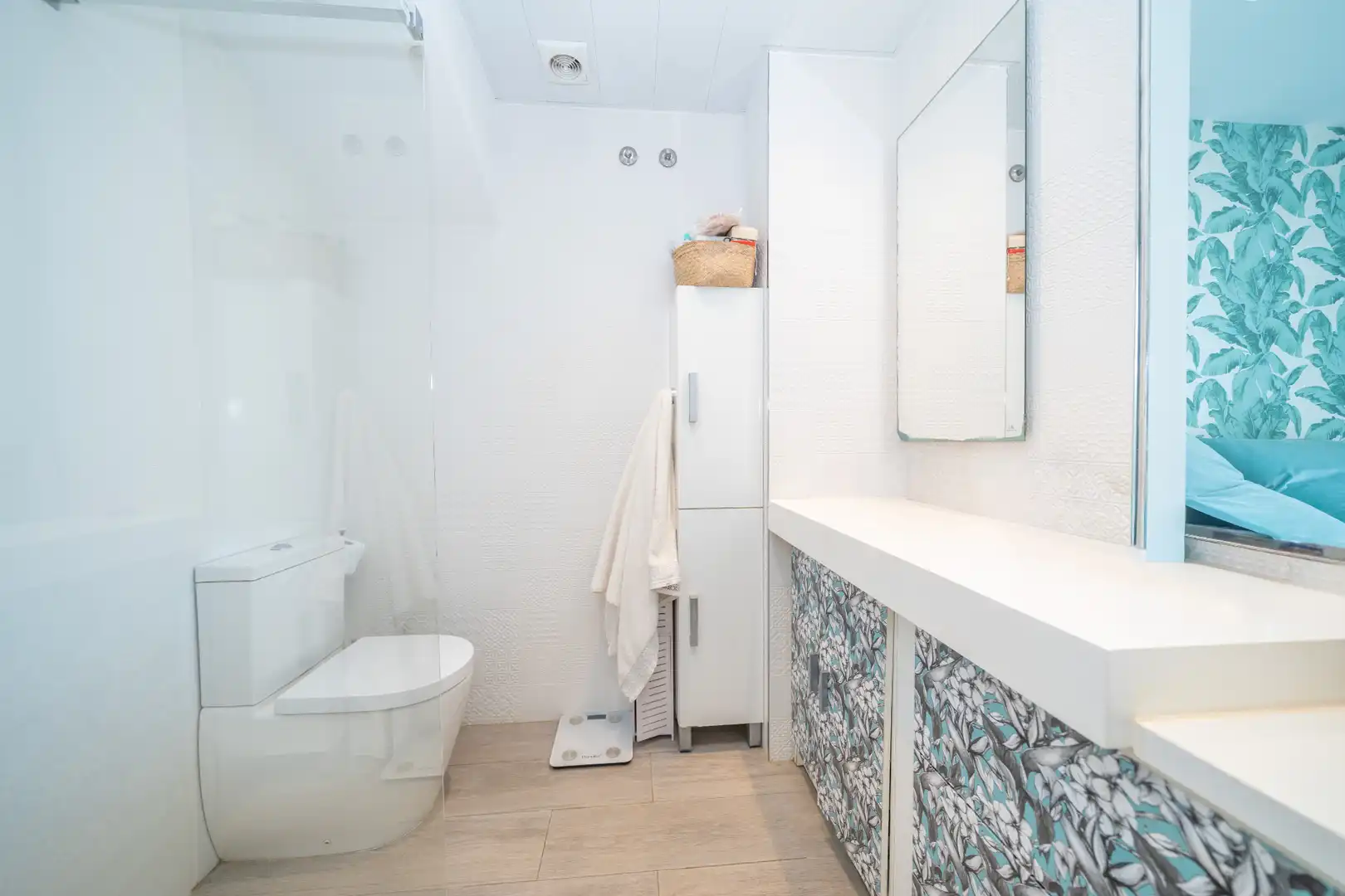 Badezimmer von Dachboden zum Verkauf in Calella mit Klimaanlage, Terrasse und Schwimmbad
