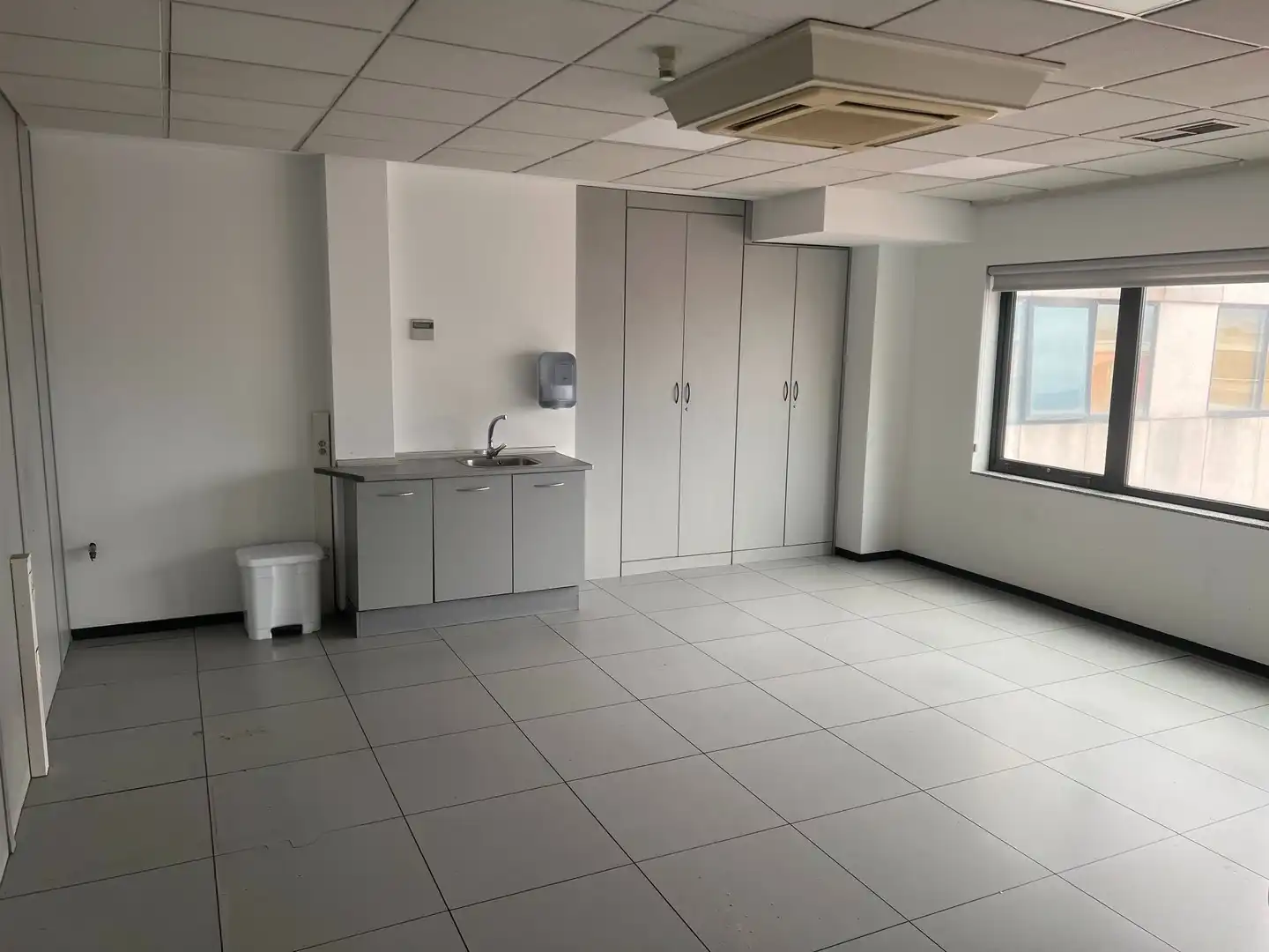 Office for rent in Madrid  with Air Conditioner, Heating and Furnished