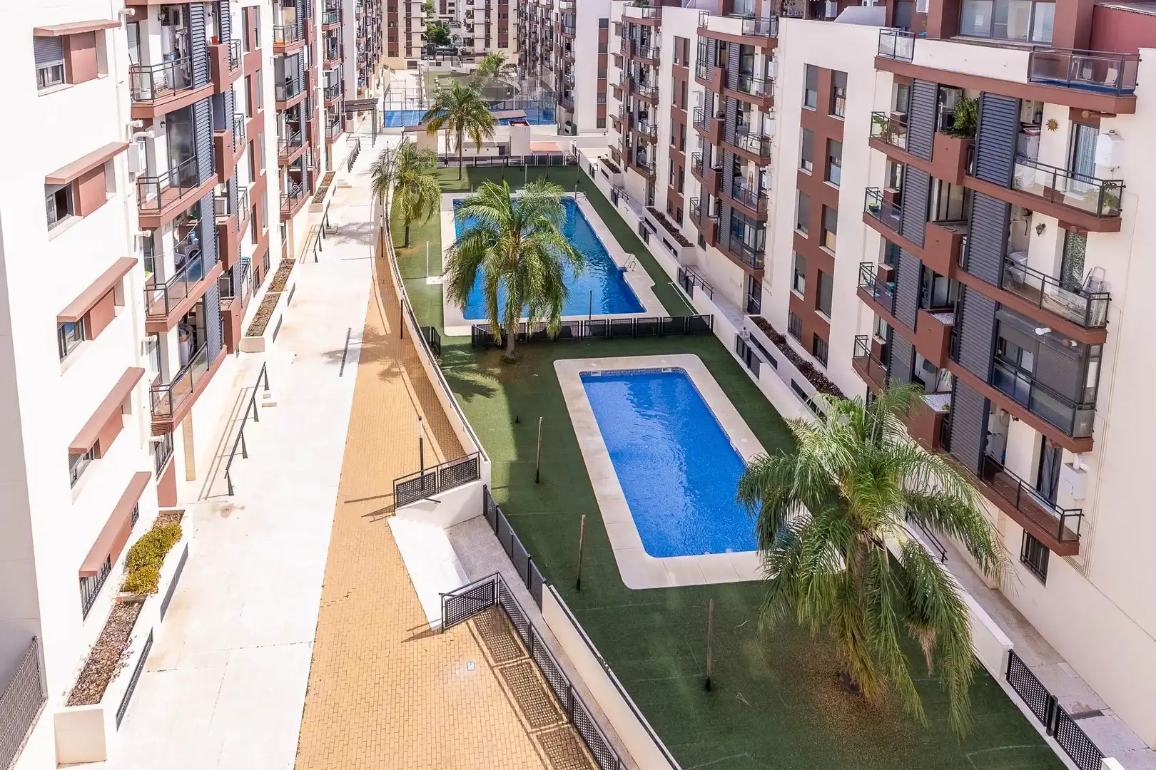 Piscina de Piso en venta en Mairena del Aljarafe con Aire acondicionado, Terraza y Trastero