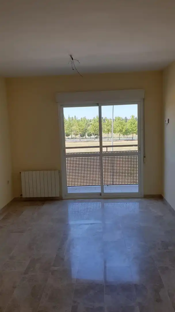 Piso con ascensor en venta en Maria Auxiliadora - Barriada de Llera, imagen 9