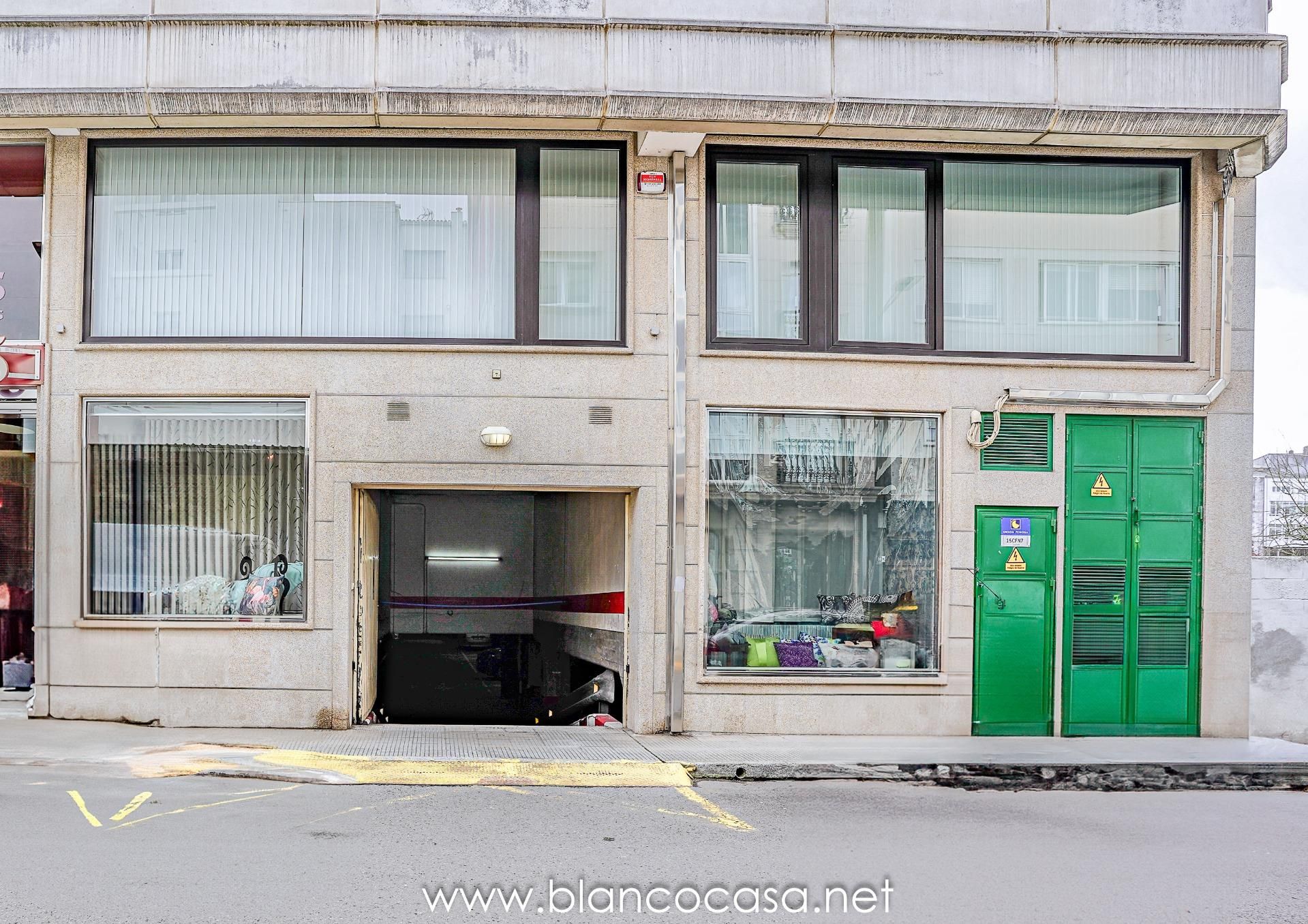 Exterior view of Garage to rent in Carballo