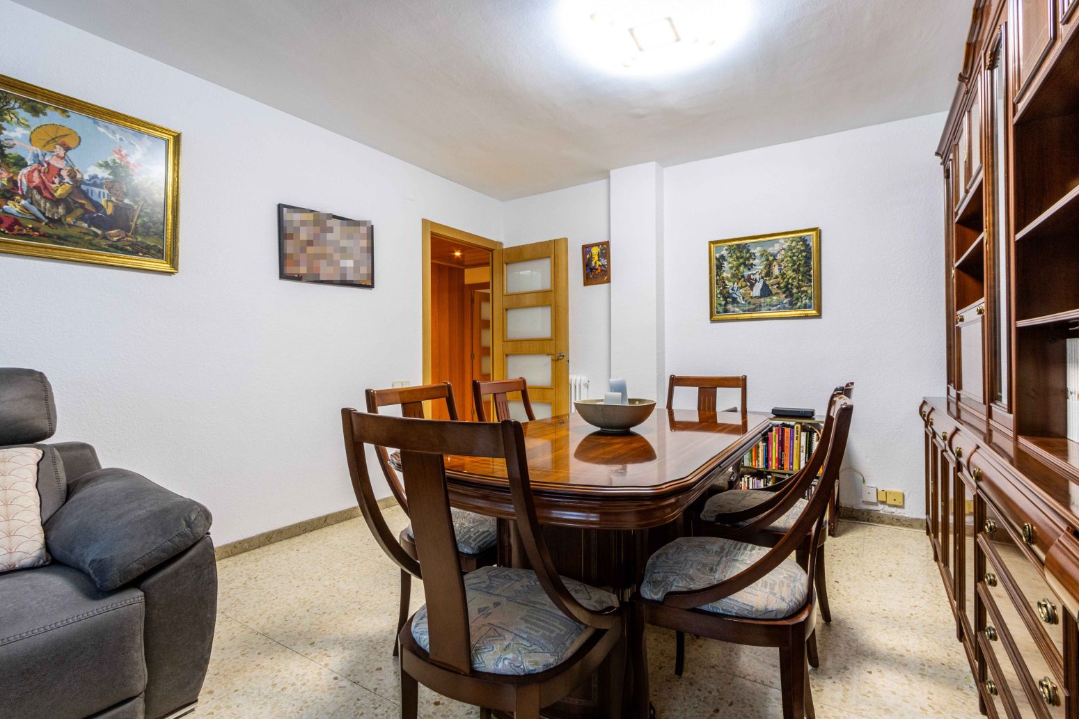 Menjador de Pis en venda en Terrassa amb Calefacció i Balcó