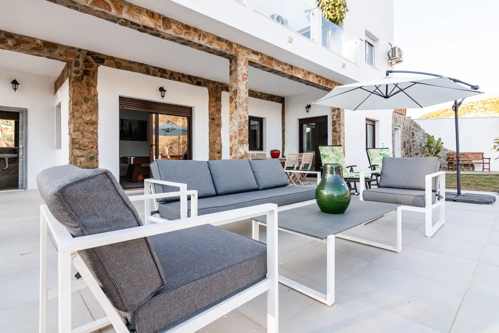 Terrassa de Casa o xalet en venda en Vélez-Málaga amb Aire condicionat, Jardí privat i Terrassa