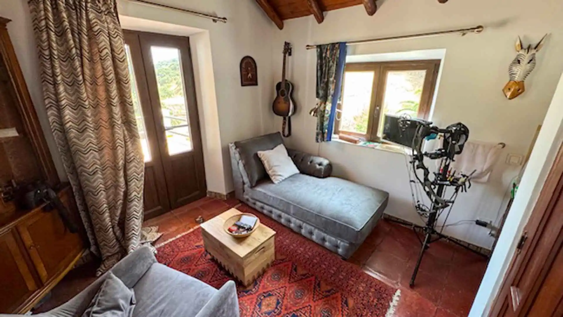 Sala d'estar de Casa o xalet en venda en Casares amb Jardí privat, Terrassa i Piscina