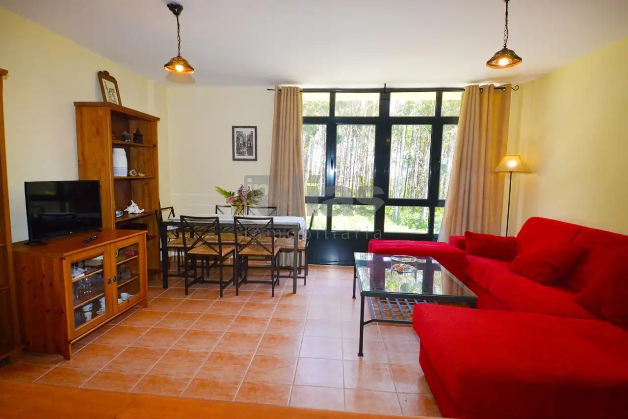Sala de estar de Piso en venta en Cee con Piscina, Amueblado y Balcón