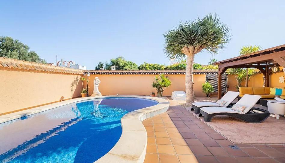 Foto 1 de Casa adosada en venda a Calle Rosalia de Castro, Zona Carrefour - Urbanizaciones, Alicante