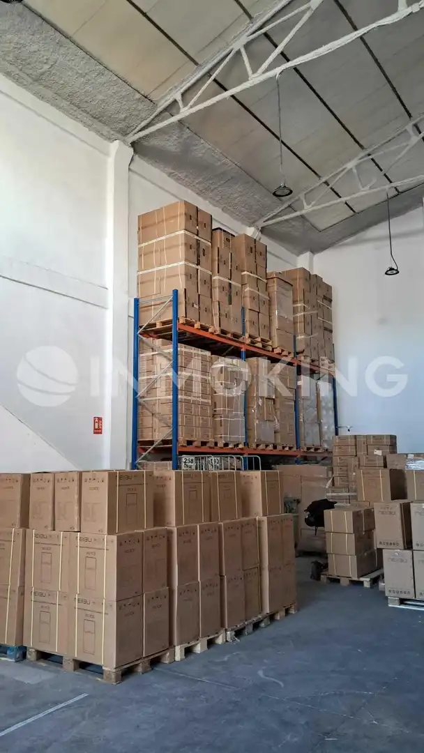 Nave industrial en venta en Valencia con Calefacción y Alarma