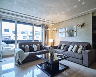 Living room of Flat to rent in  Madrid Capital  with Air Conditioner, Heating and Terrace