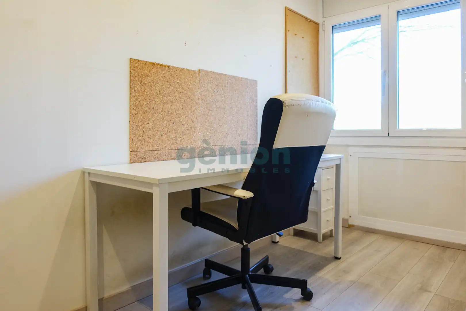 Bedroom of Flat for sale in Girona  with Air Conditioner and Heating