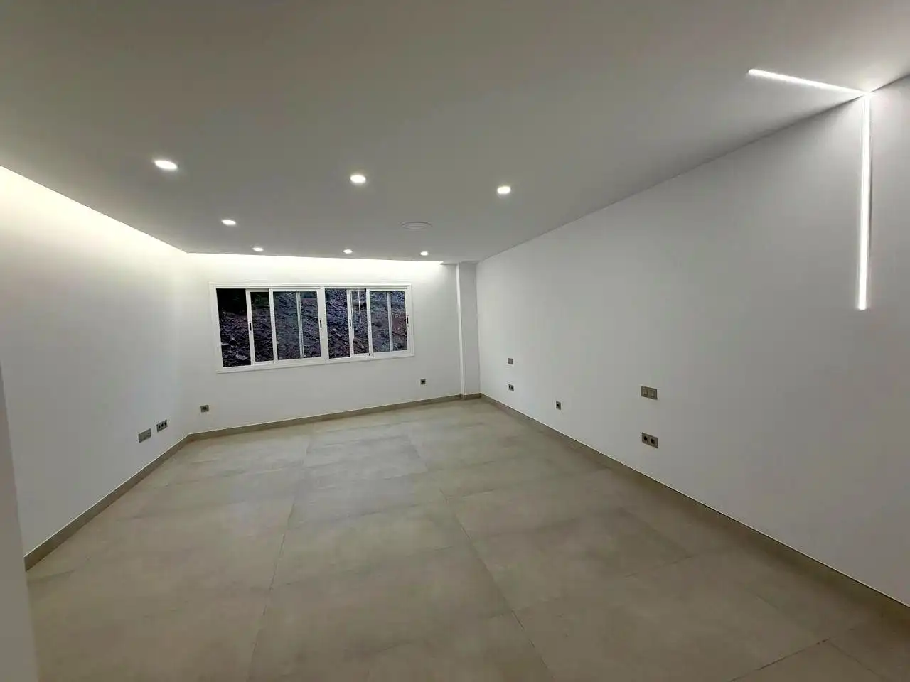 Piso de alquiler en San Bartolomé de Tirajana con Aire acondicionado, Terraza y Internet