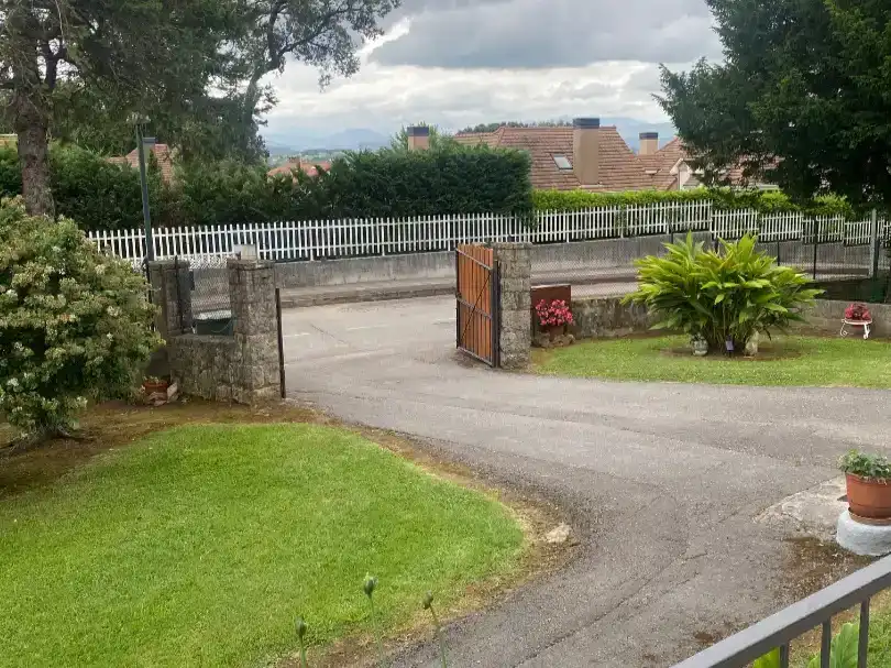Außenansicht von Wohnungen zur Miete in Ribamontán al Mar mit Privatgarten, Parkett und Möbliert