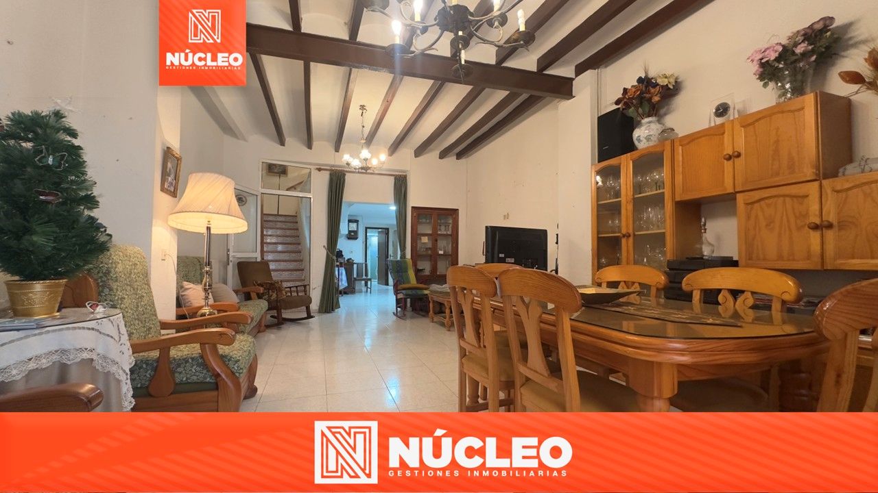Sala d'estar de Finca rústica en venda en Confrides amb Aire condicionat, Terrassa i Traster