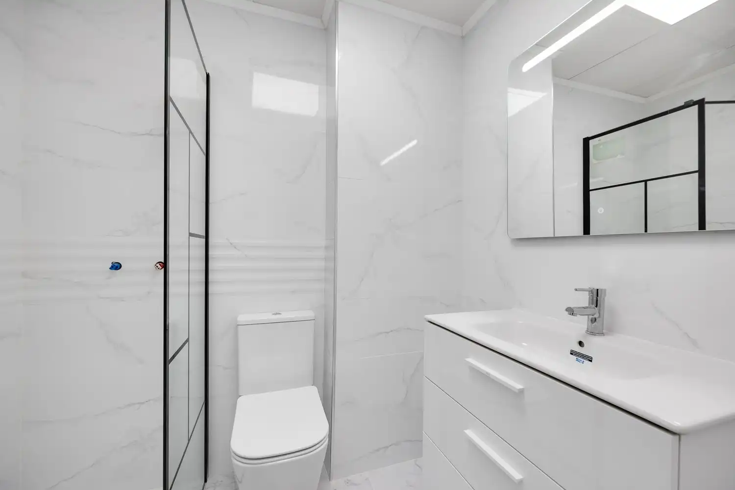 Bathroom of Flat for sale in Torrevieja  with Balcony