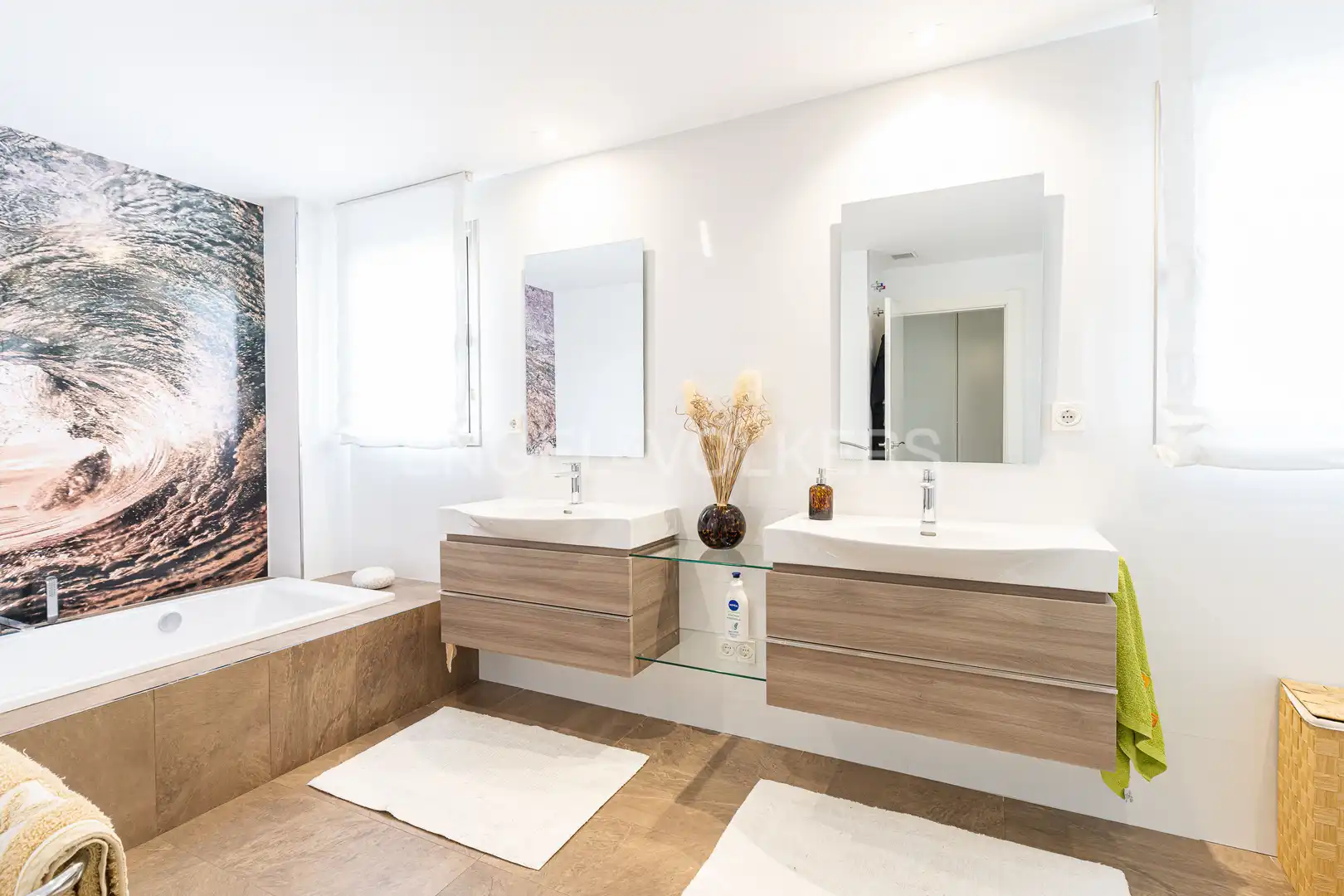 Bathroom of Houses for sale in Boadilla del Monte  with Air Conditioner, Heating and Private garden