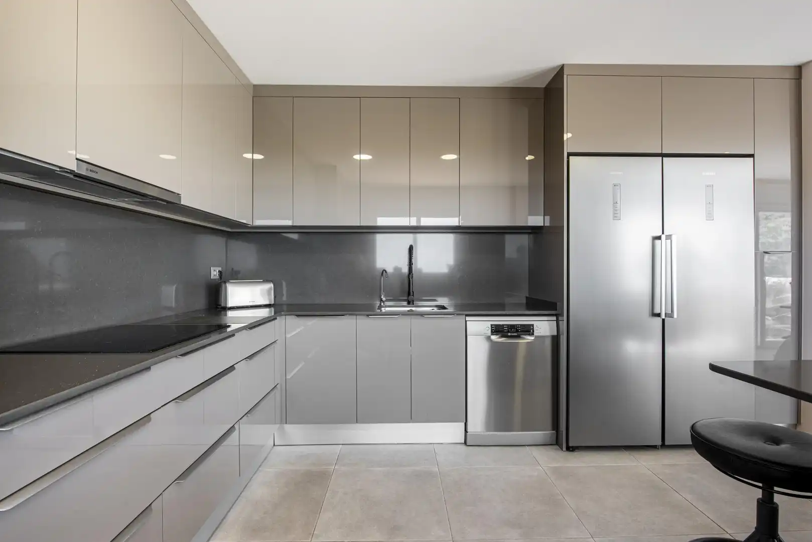 Cocina de Apartamento en venta en Benahavís con Aire acondicionado, Calefacción y Jardín privado