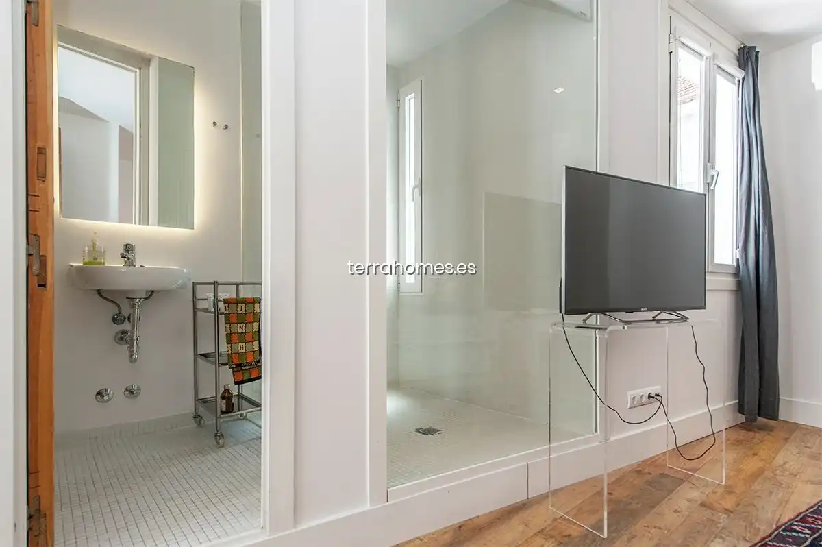 Baño de Dúplex de alquiler en Madrid con Aire acondicionado, Calefacción y Amueblado