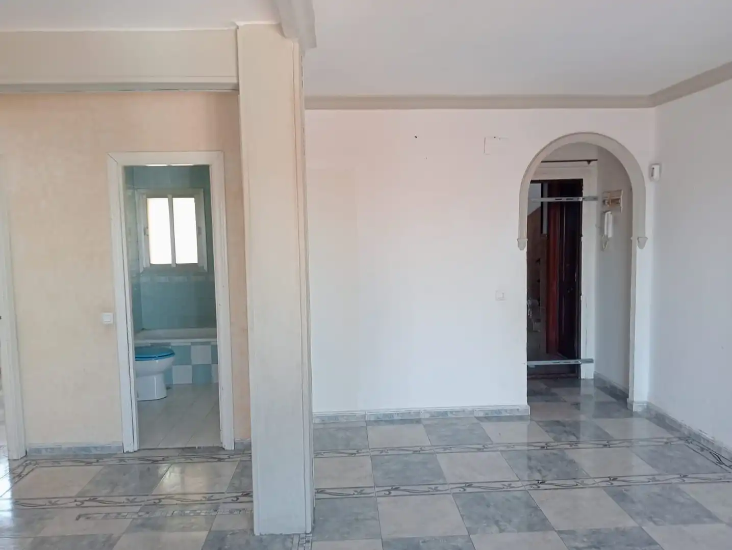 Flat for sale in Tomares
