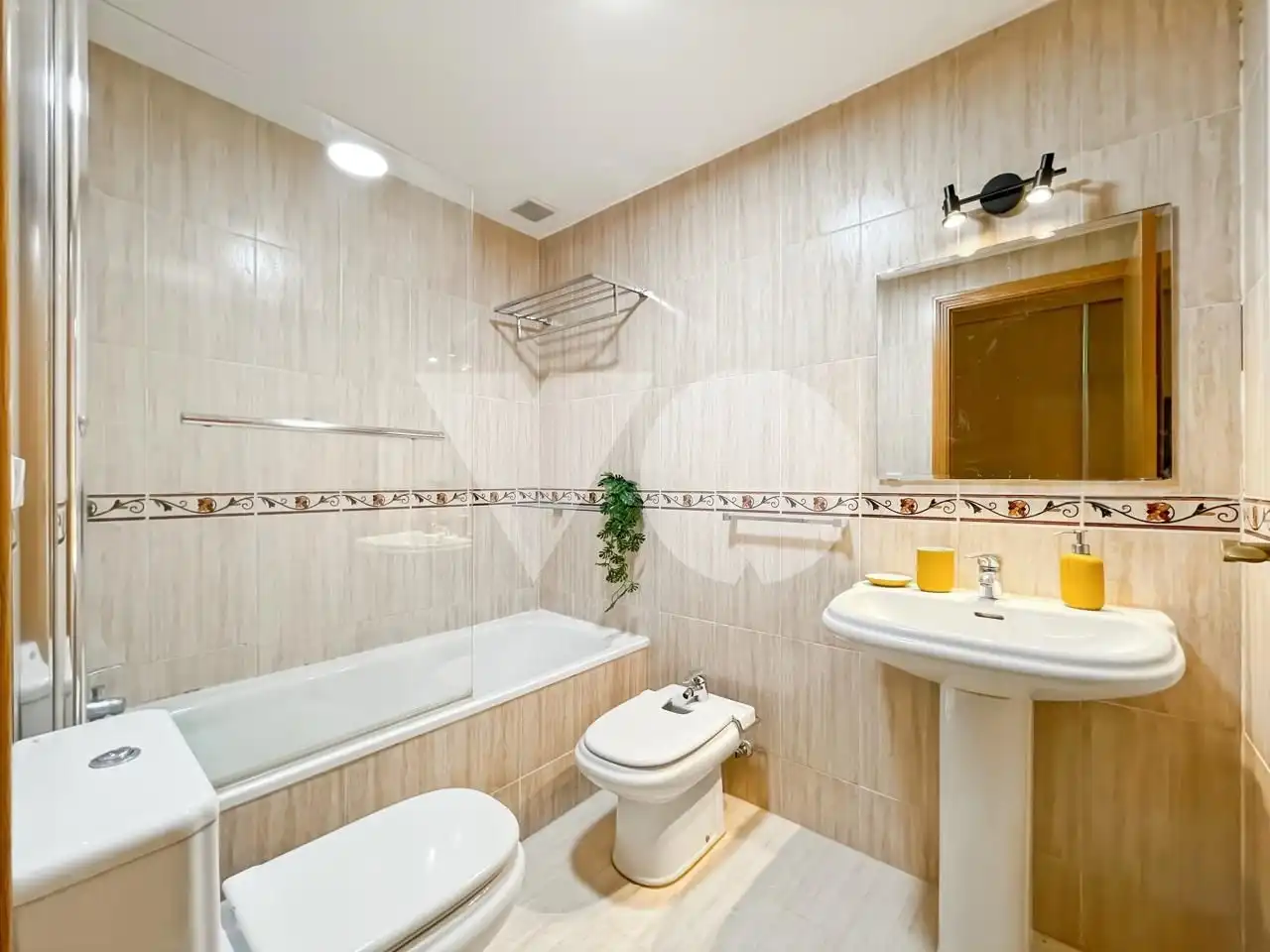 Bathroom of Flat for sale in Campo Real  with Air Conditioner, Heating and Terrace
