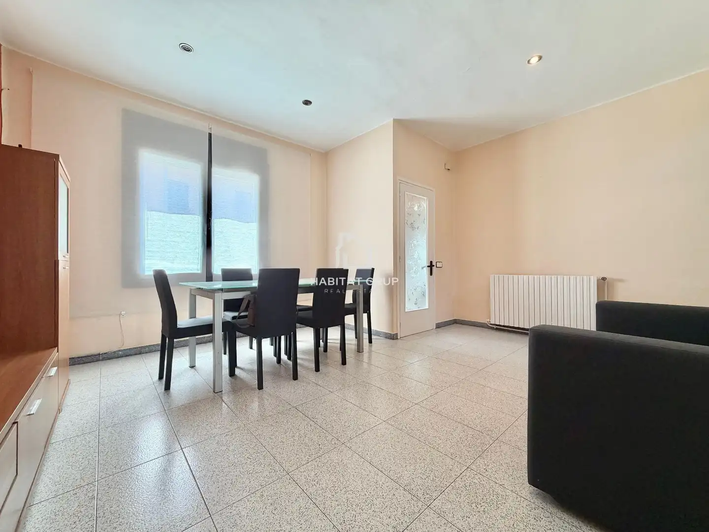 Vista exterior de Casa adosada en venta en Manlleu con Calefacción, Jardín privado y Terraza
