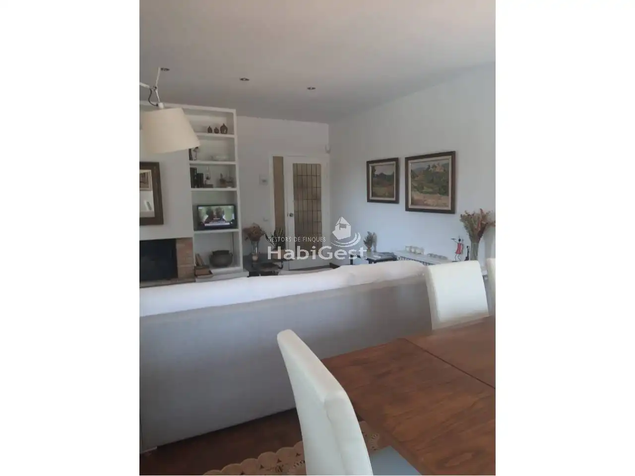 Sala d'estar de Casa adosada de lloguer en Girona amb Aire condicionat, Calefacció i Terrassa