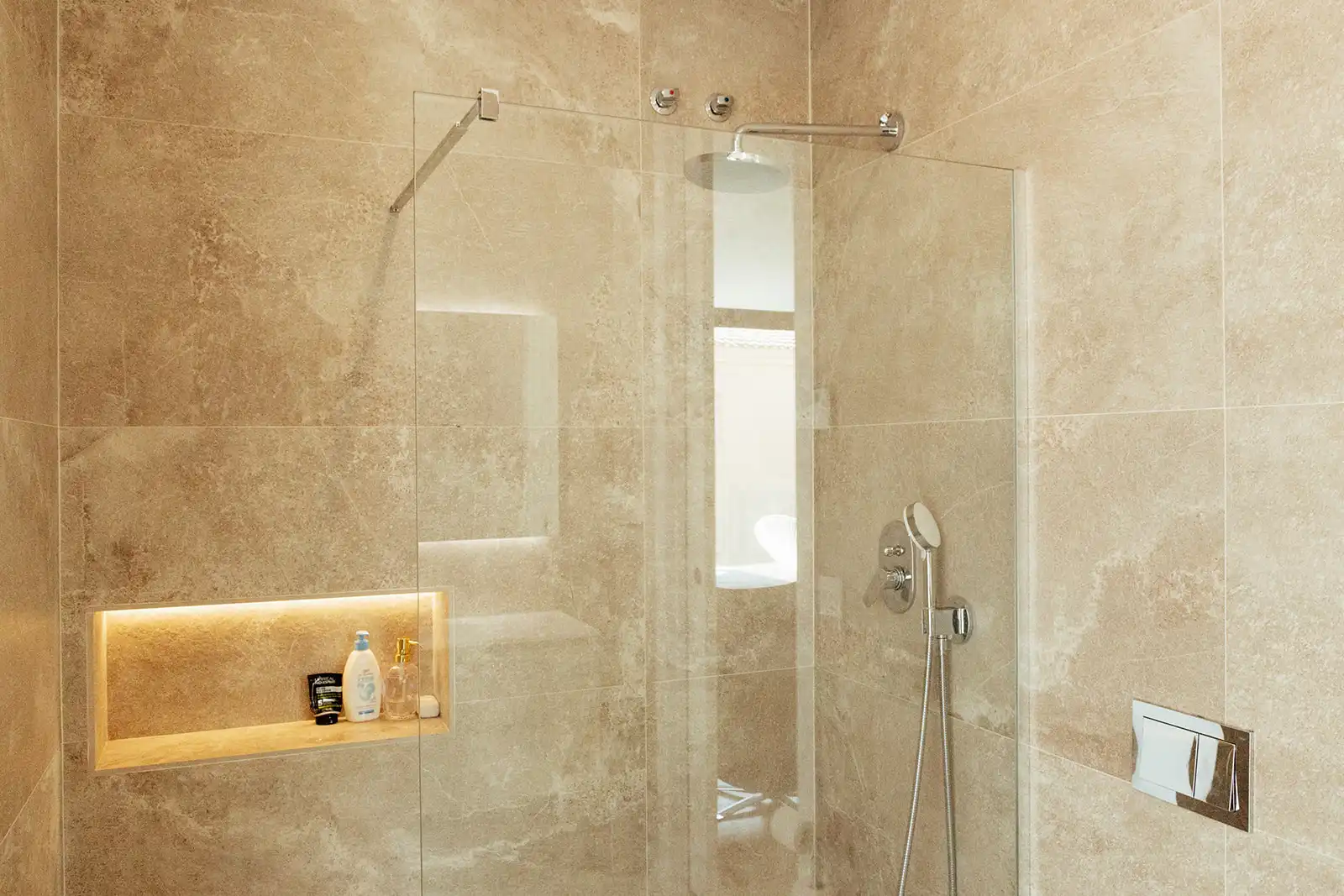 Baño de Casa o chalet en venta en Alicante / Alacant con Aire acondicionado, Calefacción y Jardín privado