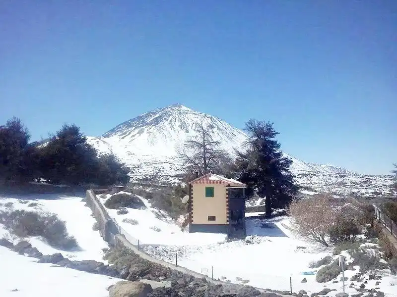 Vista exterior de Casa o xalet en venda en La Orotava amb Terrassa i Moblat