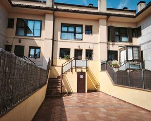 Vista exterior de Dúplex en venda en El Espinar amb Aire condicionat, Calefacció i Jardí privat